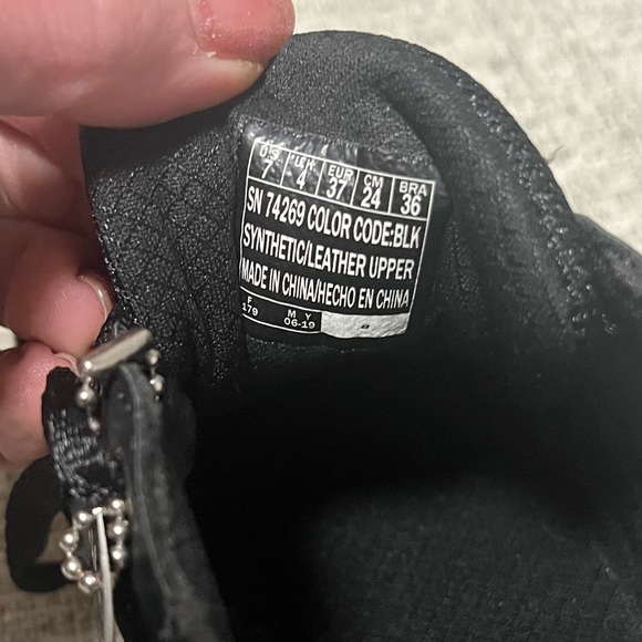 Skechers runner with slight wedge - Picture 6 of 7